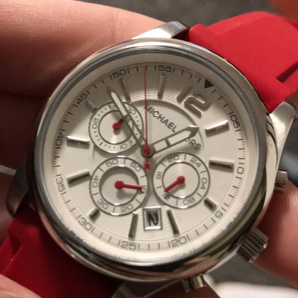 Men’s Michael Kors silicon watch - Picture 2 of 4